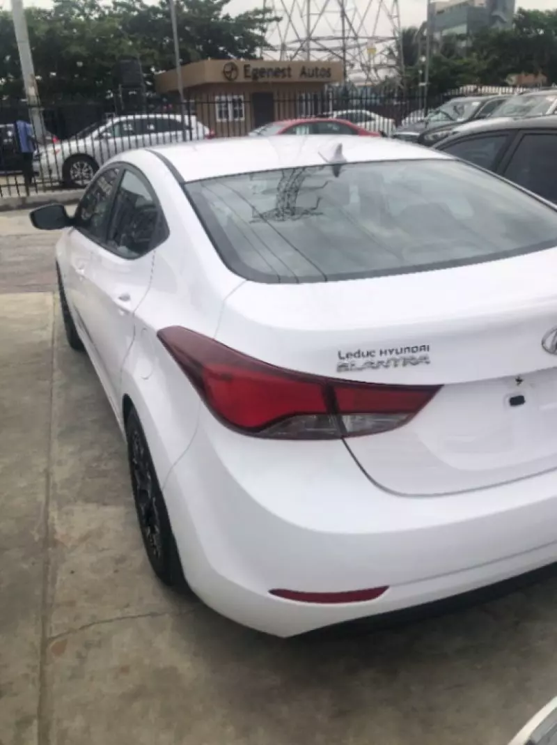 Hyundai Elantra   - 2015