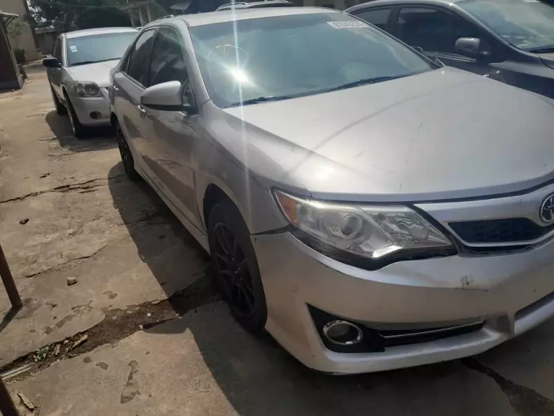 Toyota Camry   - 2012