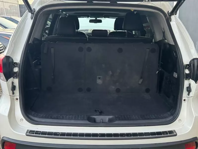 Toyota Highlander   - 2016