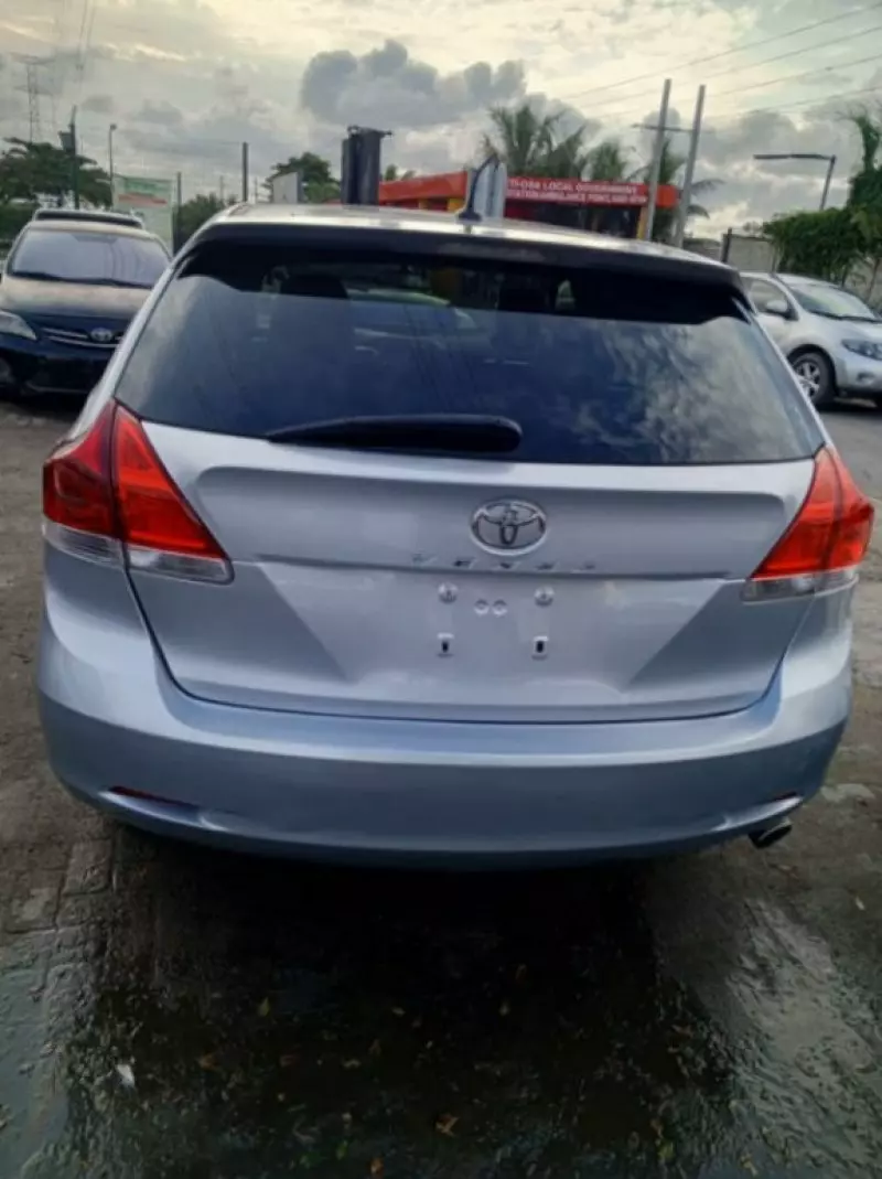 Toyota Venza   - 2011