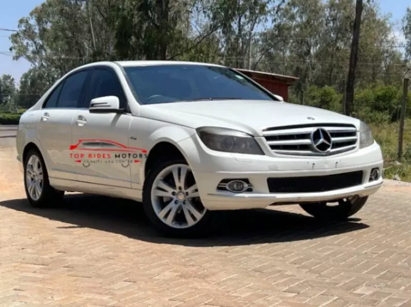 Mercedes-Benz C 200   - 2011