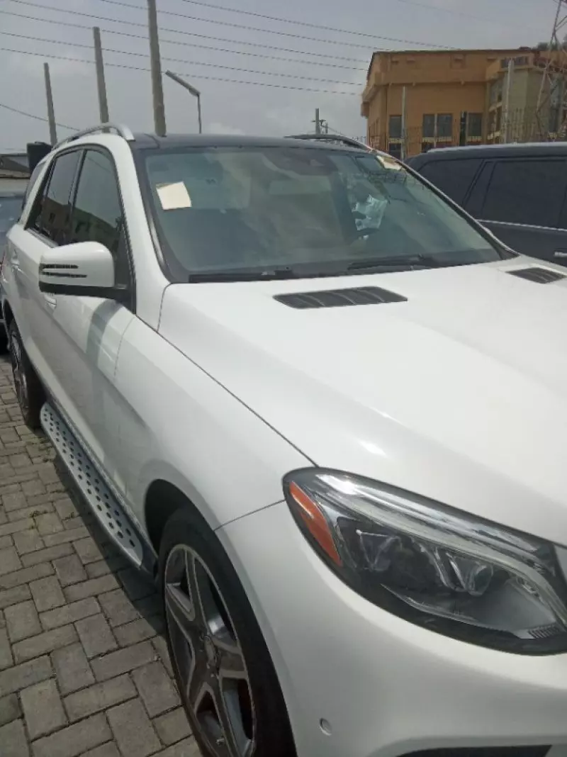 Mercedes-Benz GLE-Class   - 2017