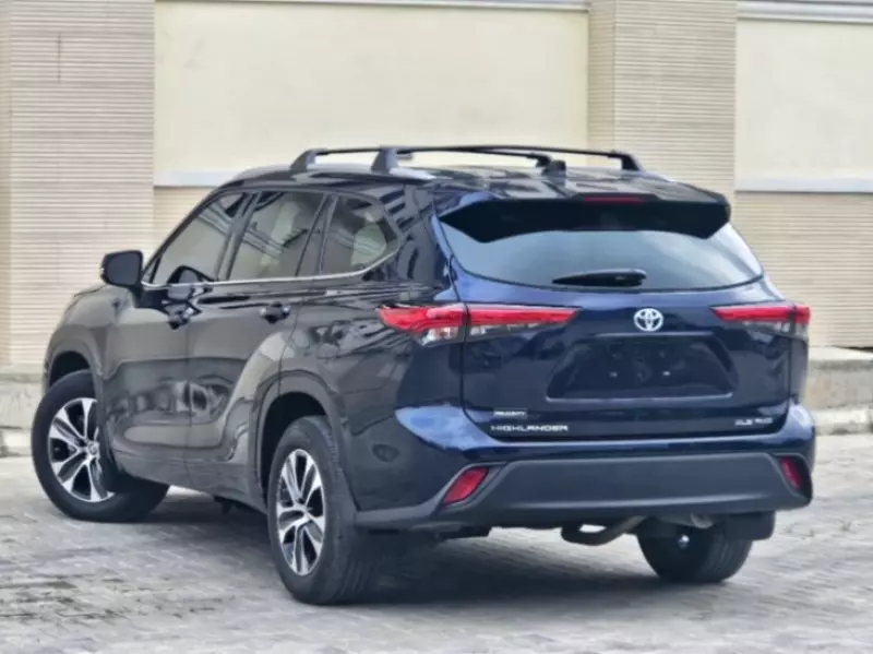 Toyota Highlander   - 2022