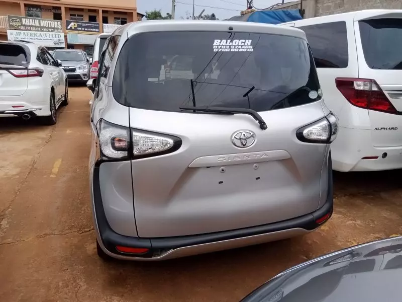 Toyota Sienta Hybrid    - 2015