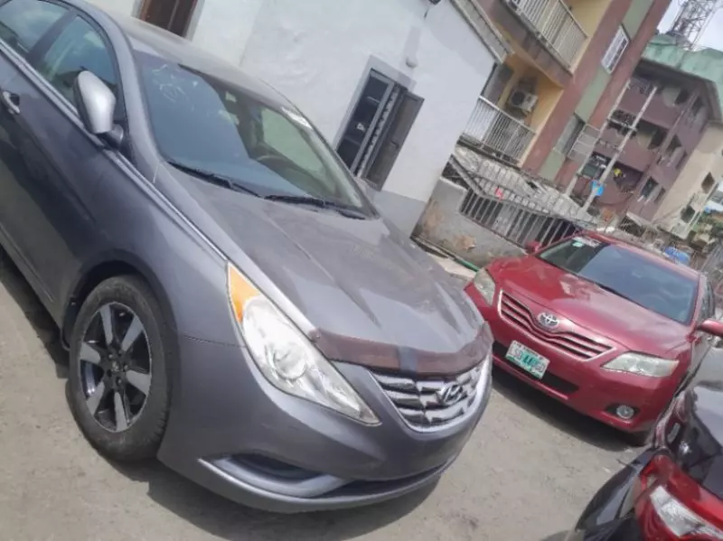 Hyundai Sonata - 2012