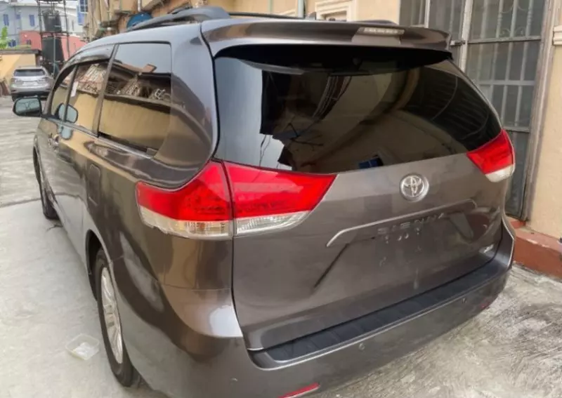 Toyota Sienna   - 2012
