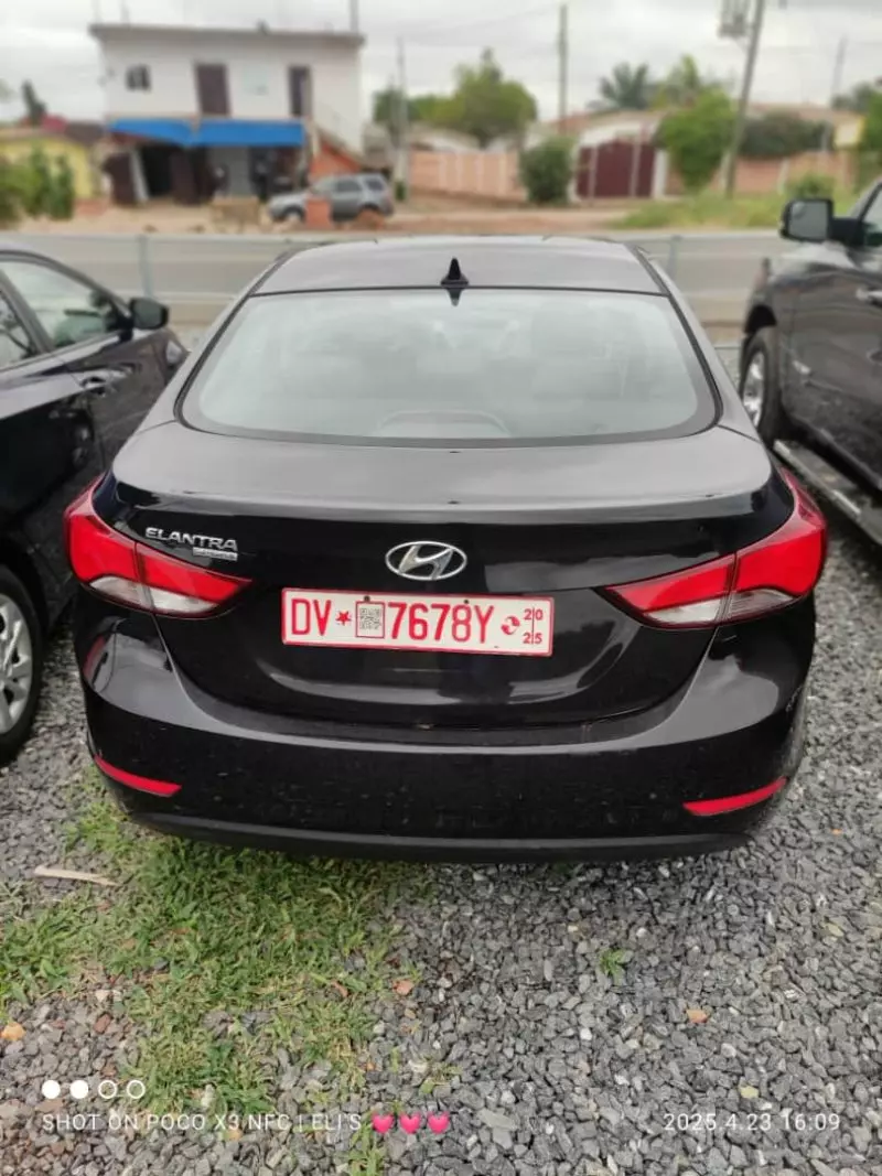 Hyundai Elantra   - 2015