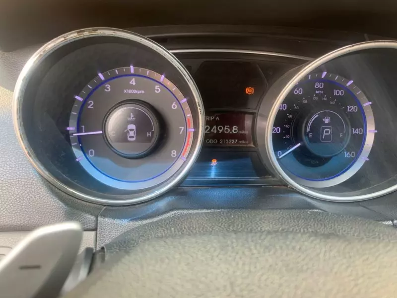 Hyundai Sonata   - 2011