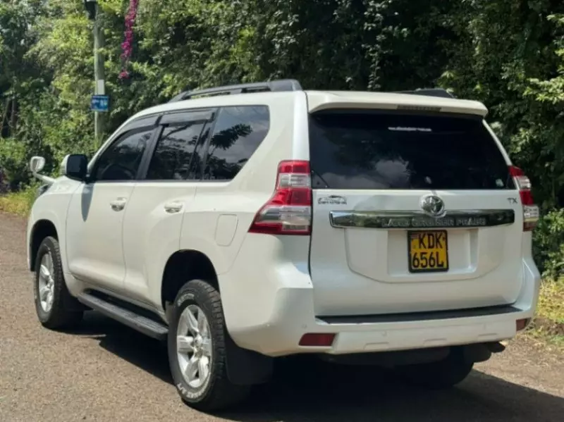 Toyota Landcruiser   - 2014