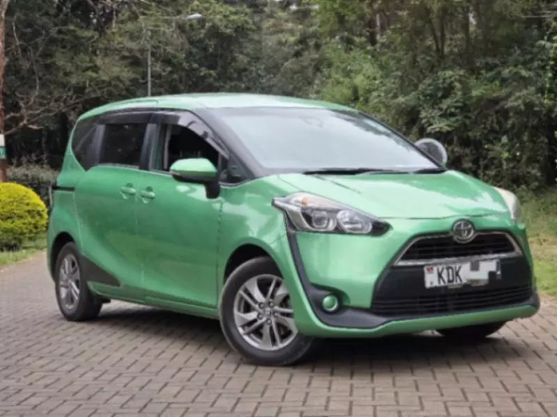 Toyota Sienta   - 2016