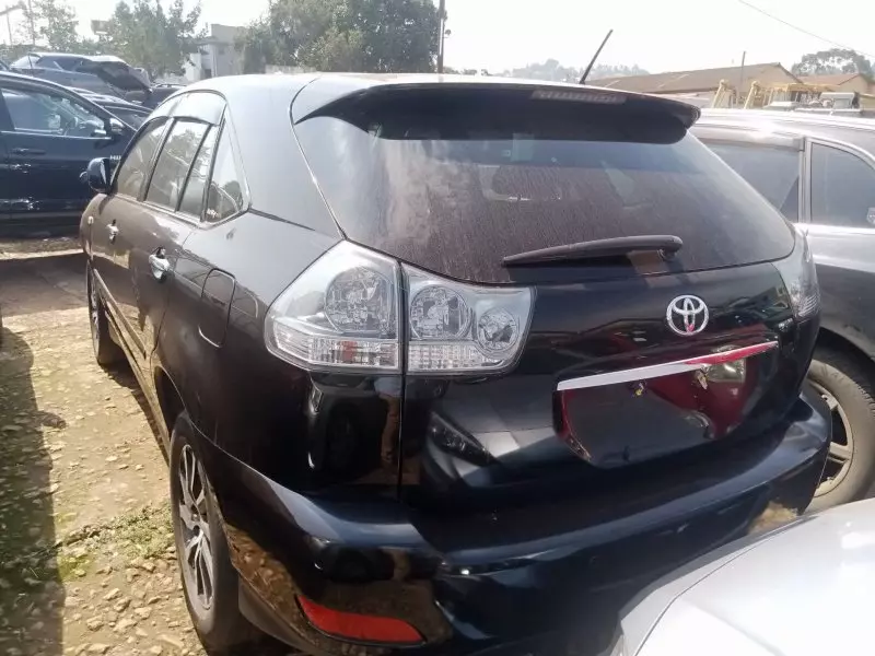 Toyota Harrier   - 2012
