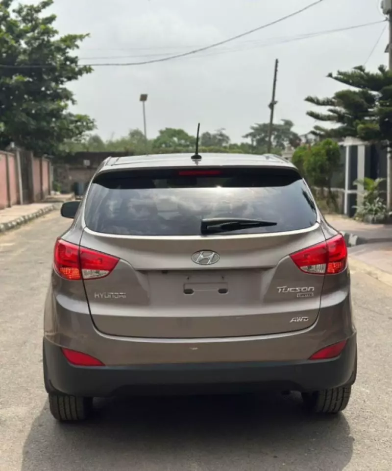 Hyundai Tucson   - 2012