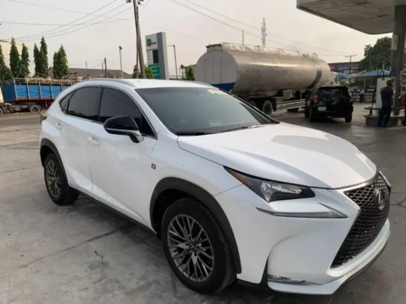 Lexus NX   - 2017