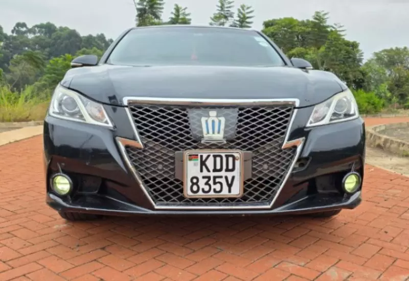 Toyota Crown   - 2014