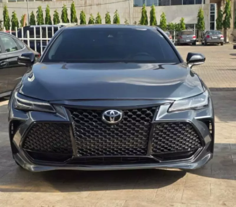 Toyota Avalon   - 2022
