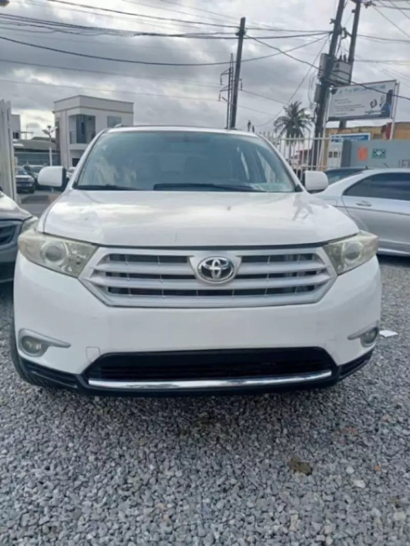 Toyota Highlander   - 2013