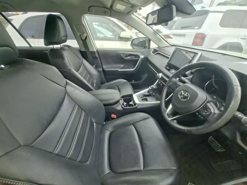 Toyota RAV 4   - 2019