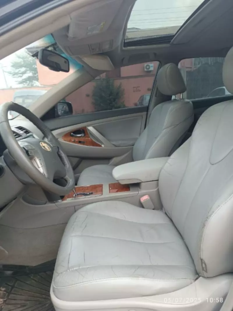 Toyota Camry   - 2008