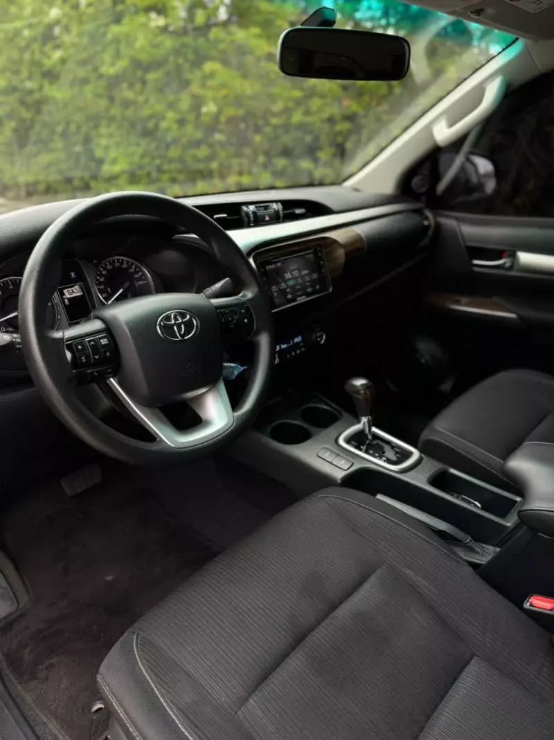 Toyota Hilux   - 2022