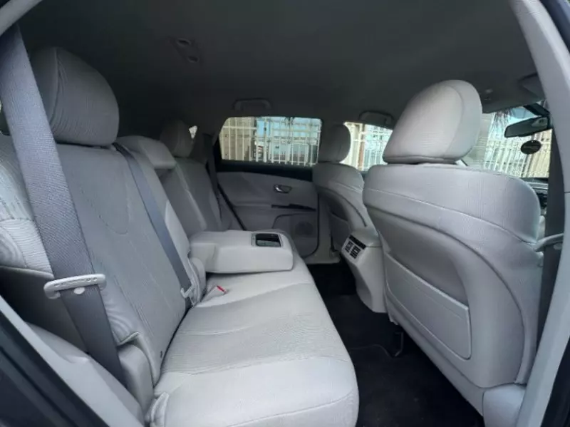 Toyota Venza   - 2011