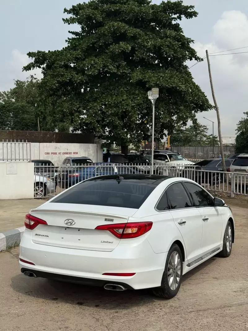 Hyundai SONATA 2,0L BVA / Cuir Luxury   - 2015