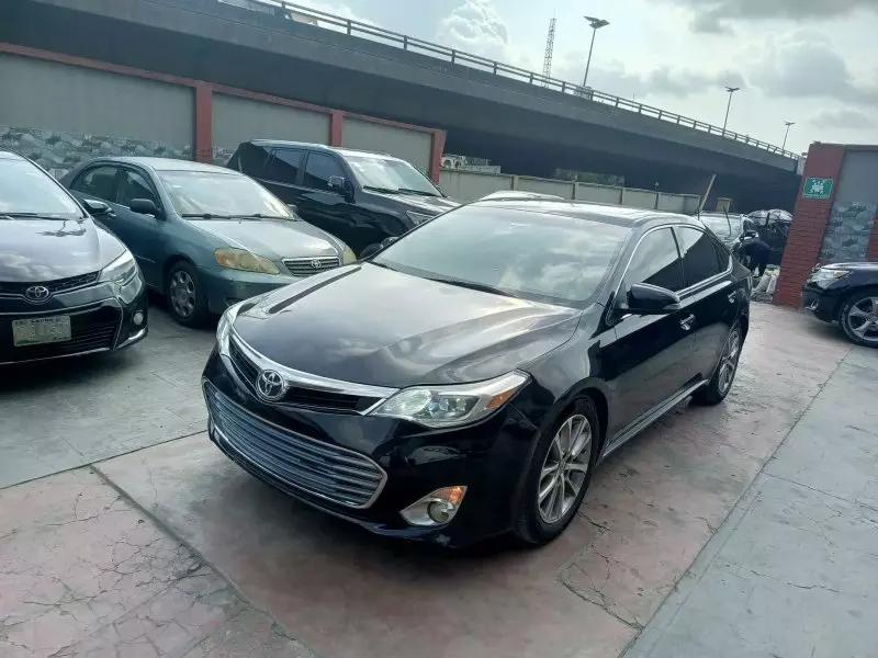 Toyota Avalon   - 2015
