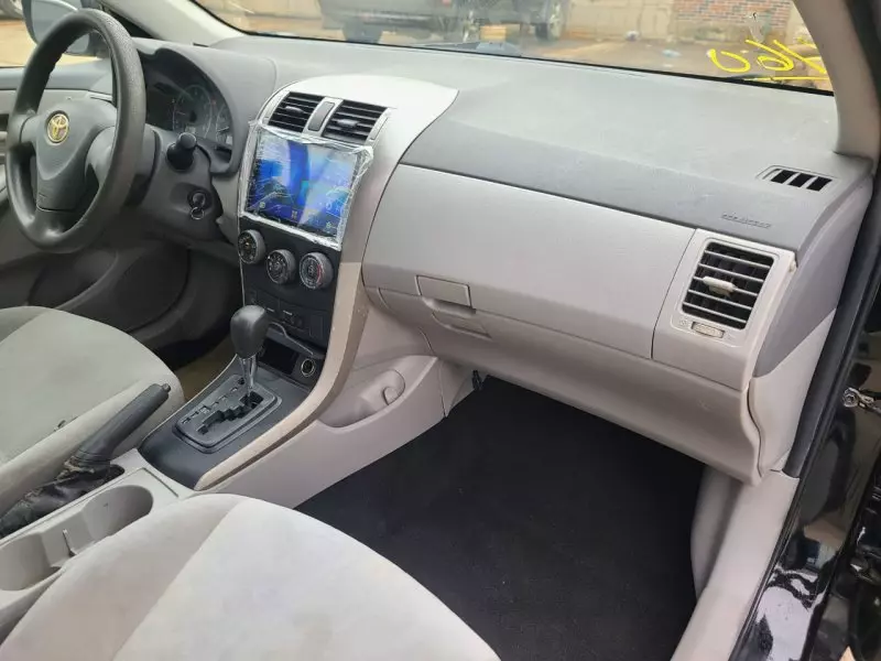 Toyota Corolla   - 2009