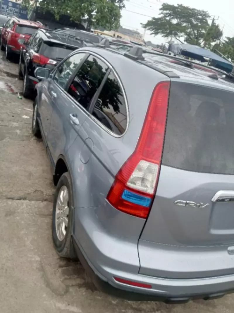 Honda CR-V   - 2010