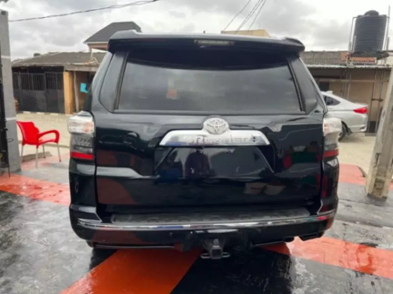 Toyota 4-Runner   - 2014