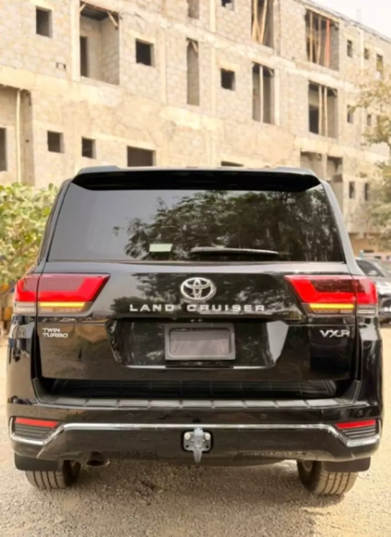 Toyota Land Cruiser - 2024