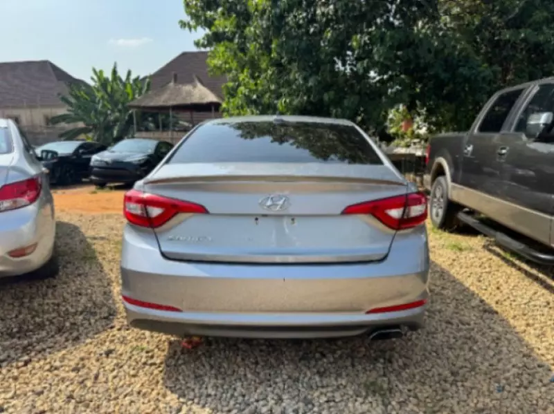 Hyundai Sonata   - 2015