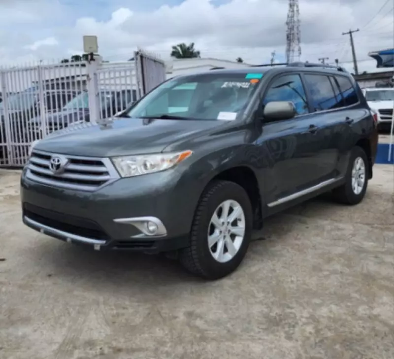 Toyota Highlander   - 2012