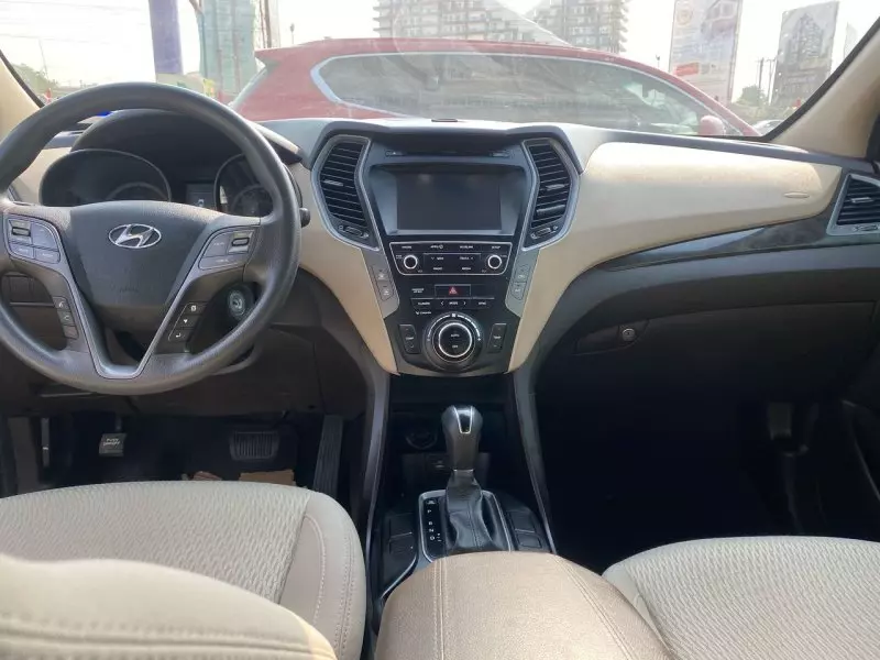 Hyundai Santa Fe   - 2017