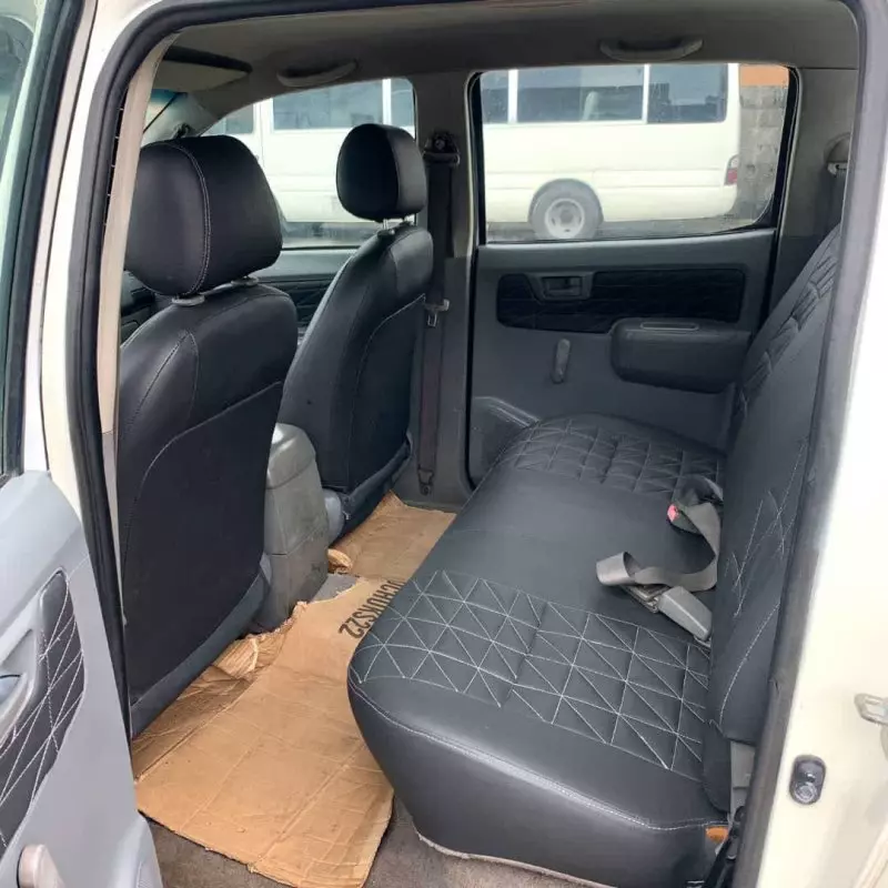 Toyota Hilux   - 2009