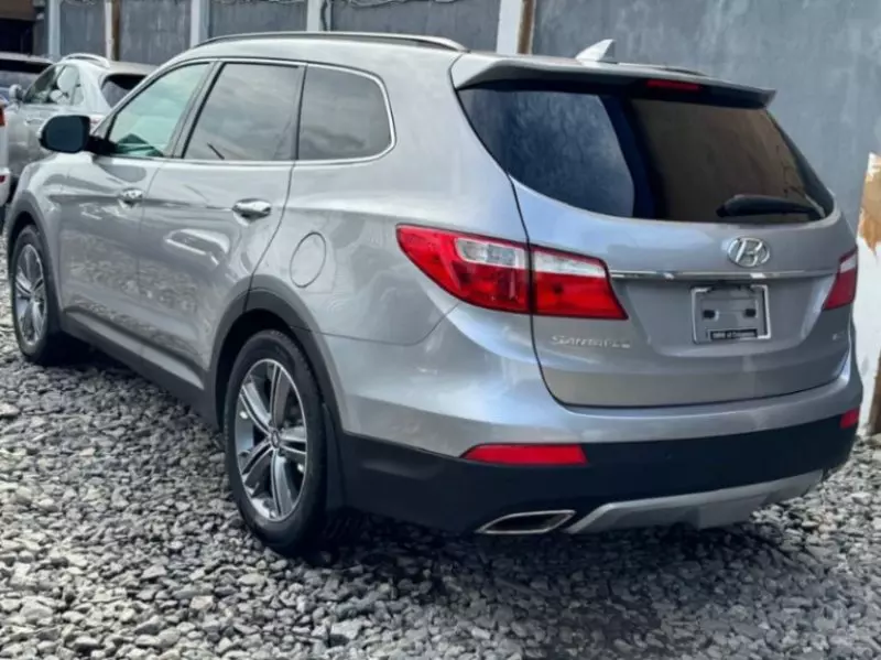 Hyundai Santa Fe - 2015