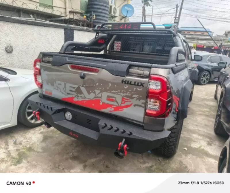 Toyota Hilux   - 2020