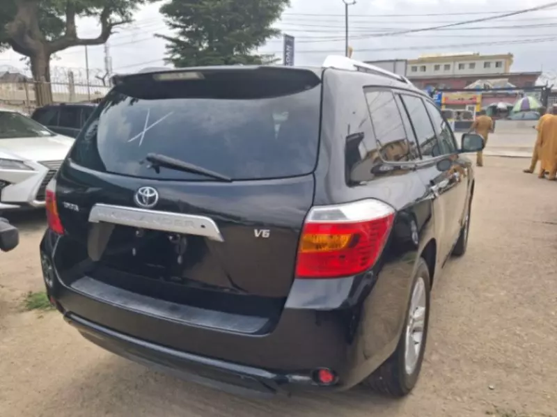 Toyota Highlander   - 2009