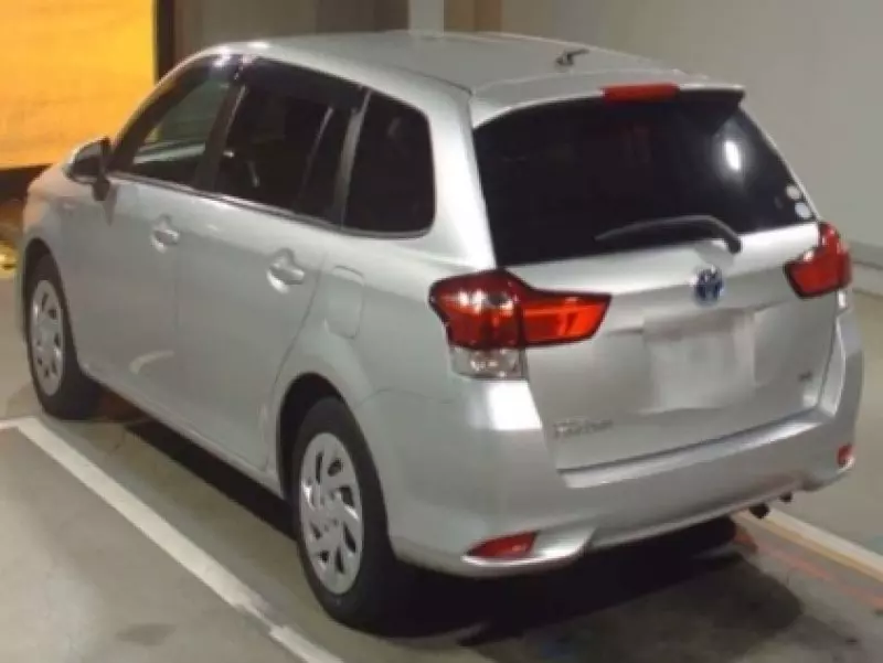 Toyota Fielder hybrid    - 2018