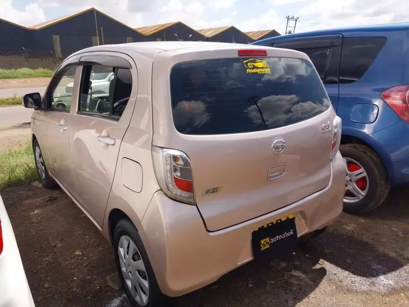 Daihatsu Mira    - 2015