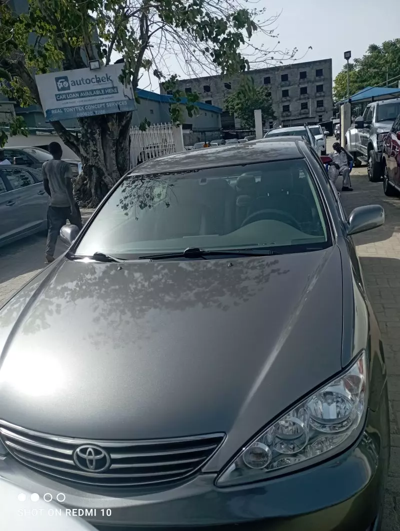 Toyota Camry   - 2005