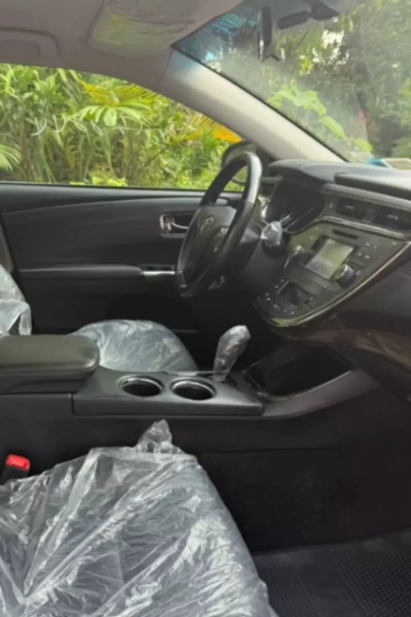 Toyota Avalon   - 2013