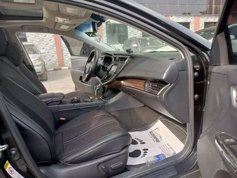 Toyota Avalon   - 2015