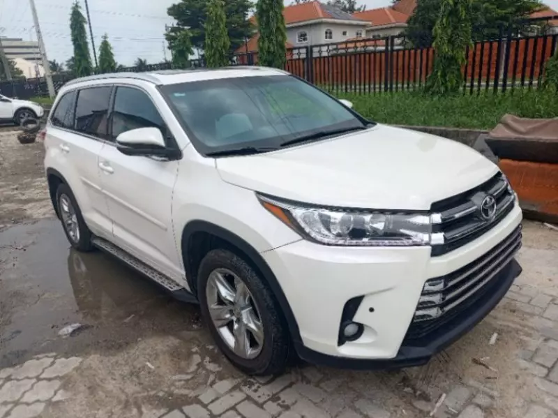 Toyota Highlander   - 2015