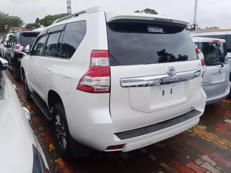 Toyota Landcruiser Prado   - 2017