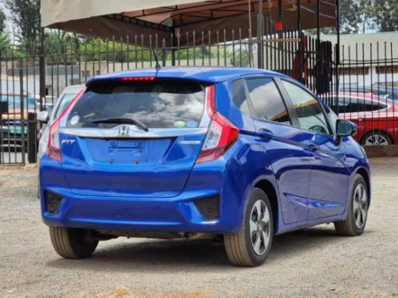 Honda Fit Hybrid    - 2017