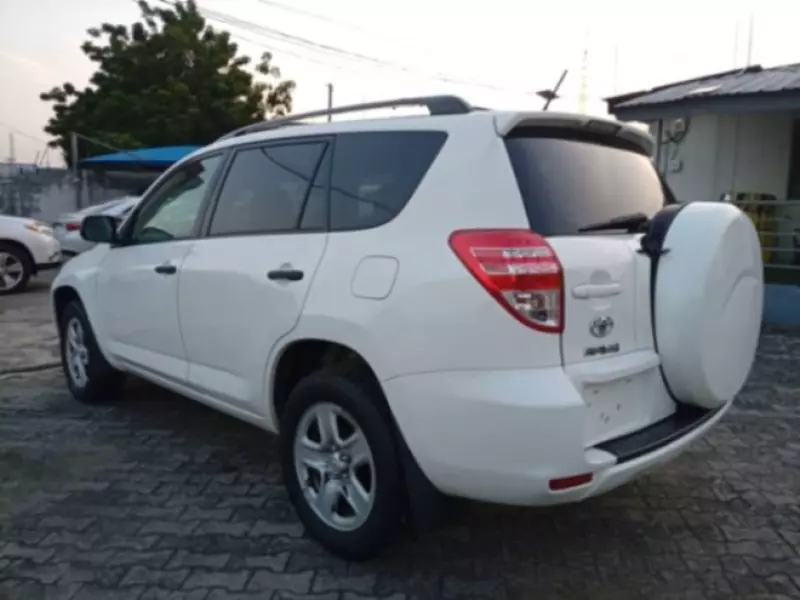 Toyota RAV 4 - 2012