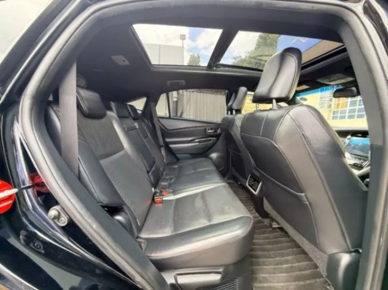 Toyota Harrier   - 2019