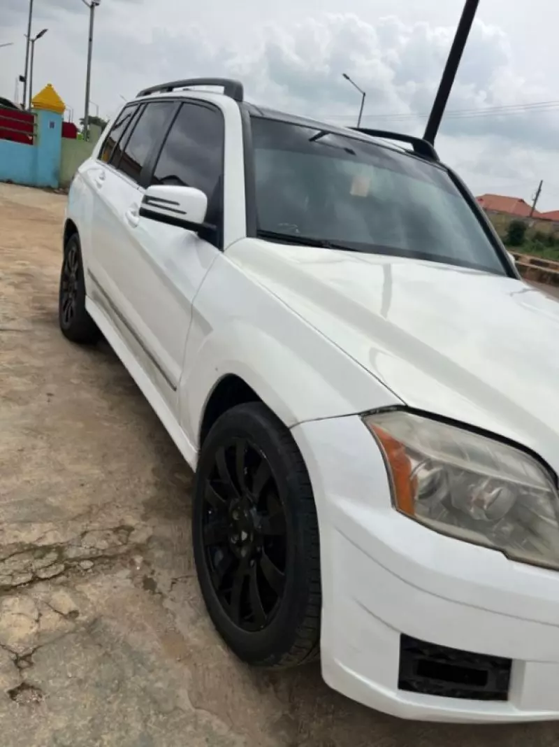 Mercedes-Benz GLK 350   - 2011