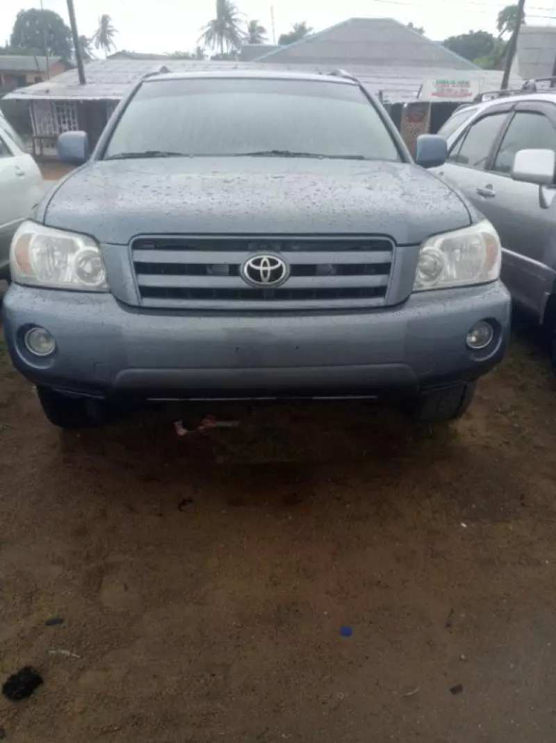 Toyota Highlander   - 2005