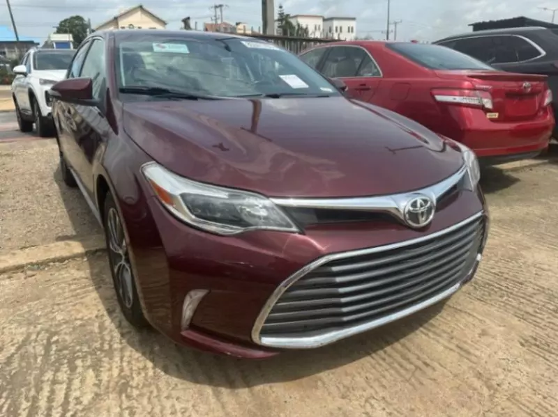 Toyota Avalon   - 2016